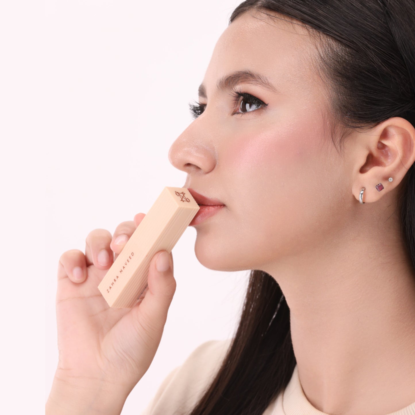 Bullet Lipstick (Moisturizing)
